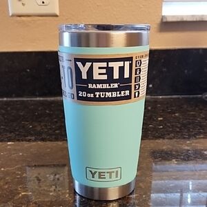YETI Rambler 20 Ounce Tumbler - Seafoam